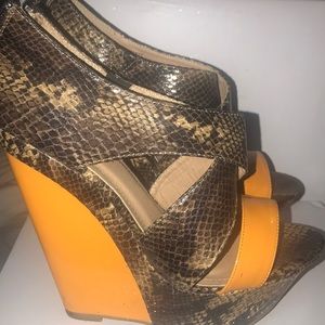 Snake skin & Tangerine Wedges